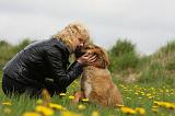 ADULTE ET CHIEN 256